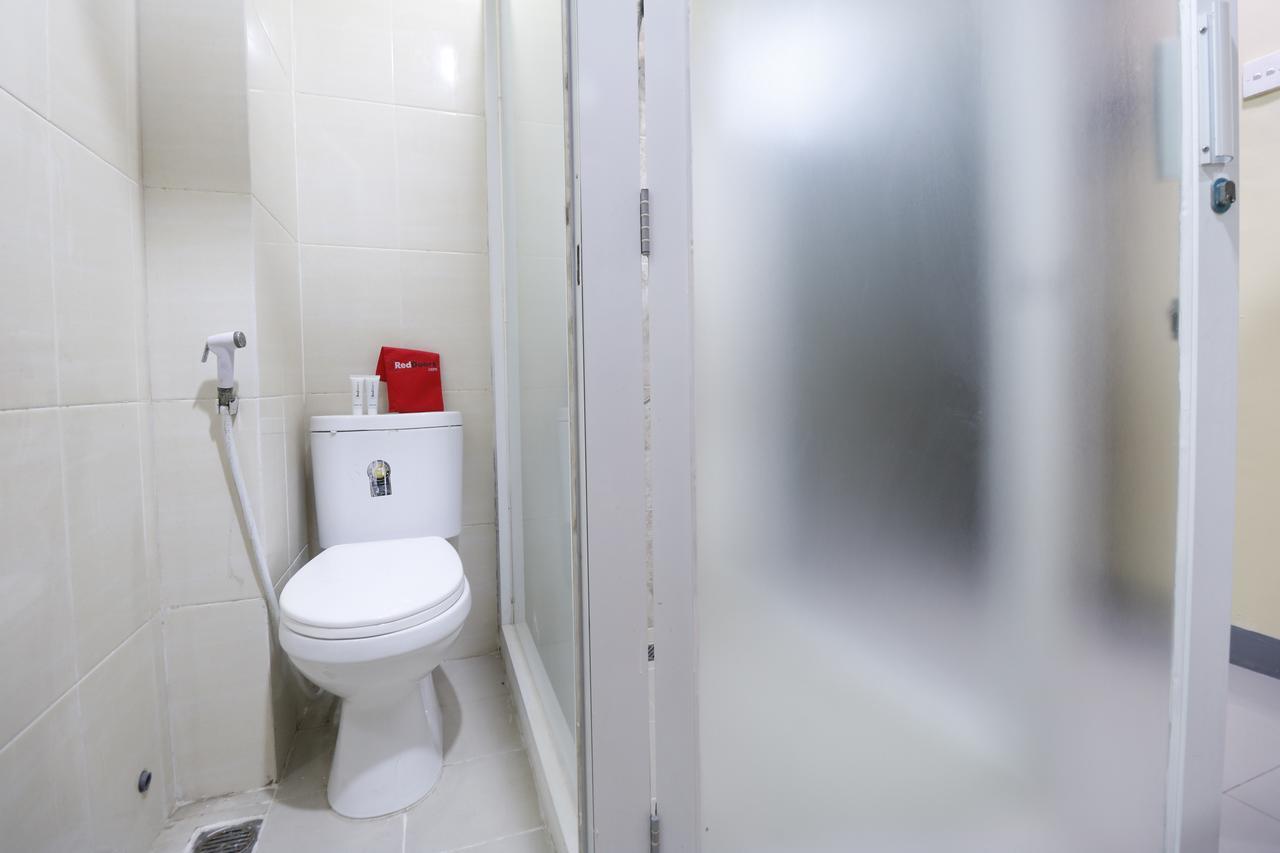 Reddoorz Near Itc Cempaka Mas Hotel Jakarta Buitenkant foto