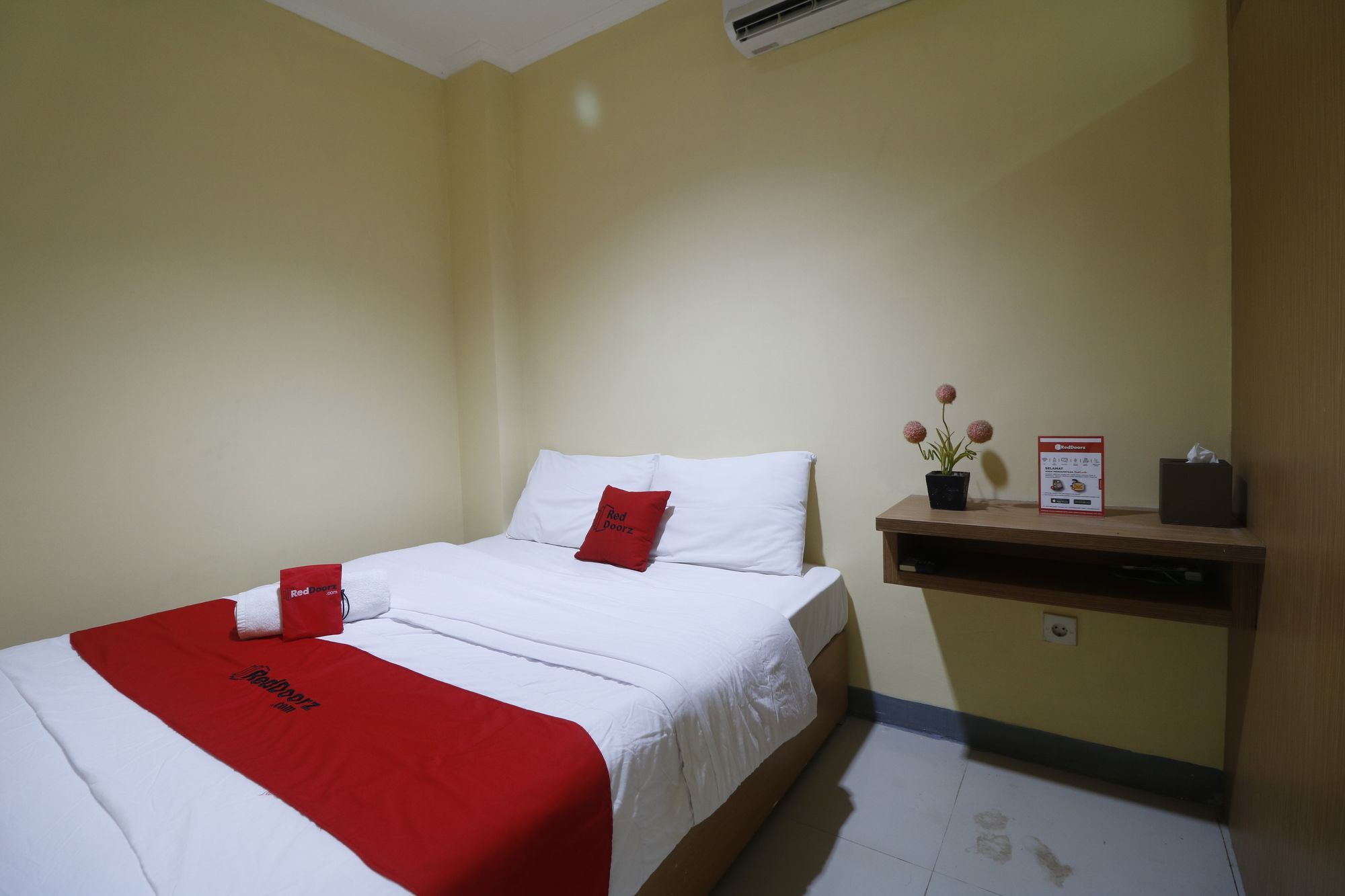 Reddoorz Near Itc Cempaka Mas Hotel Jakarta Buitenkant foto
