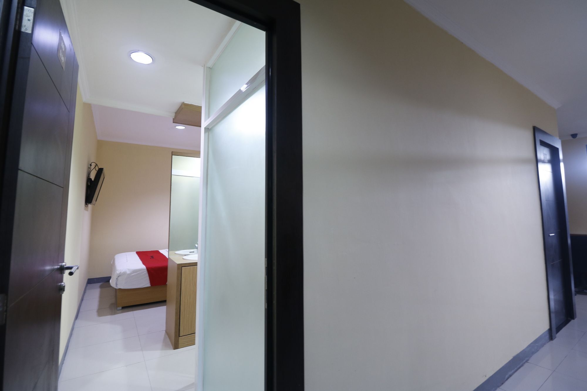 Reddoorz Near Itc Cempaka Mas Hotel Jakarta Buitenkant foto