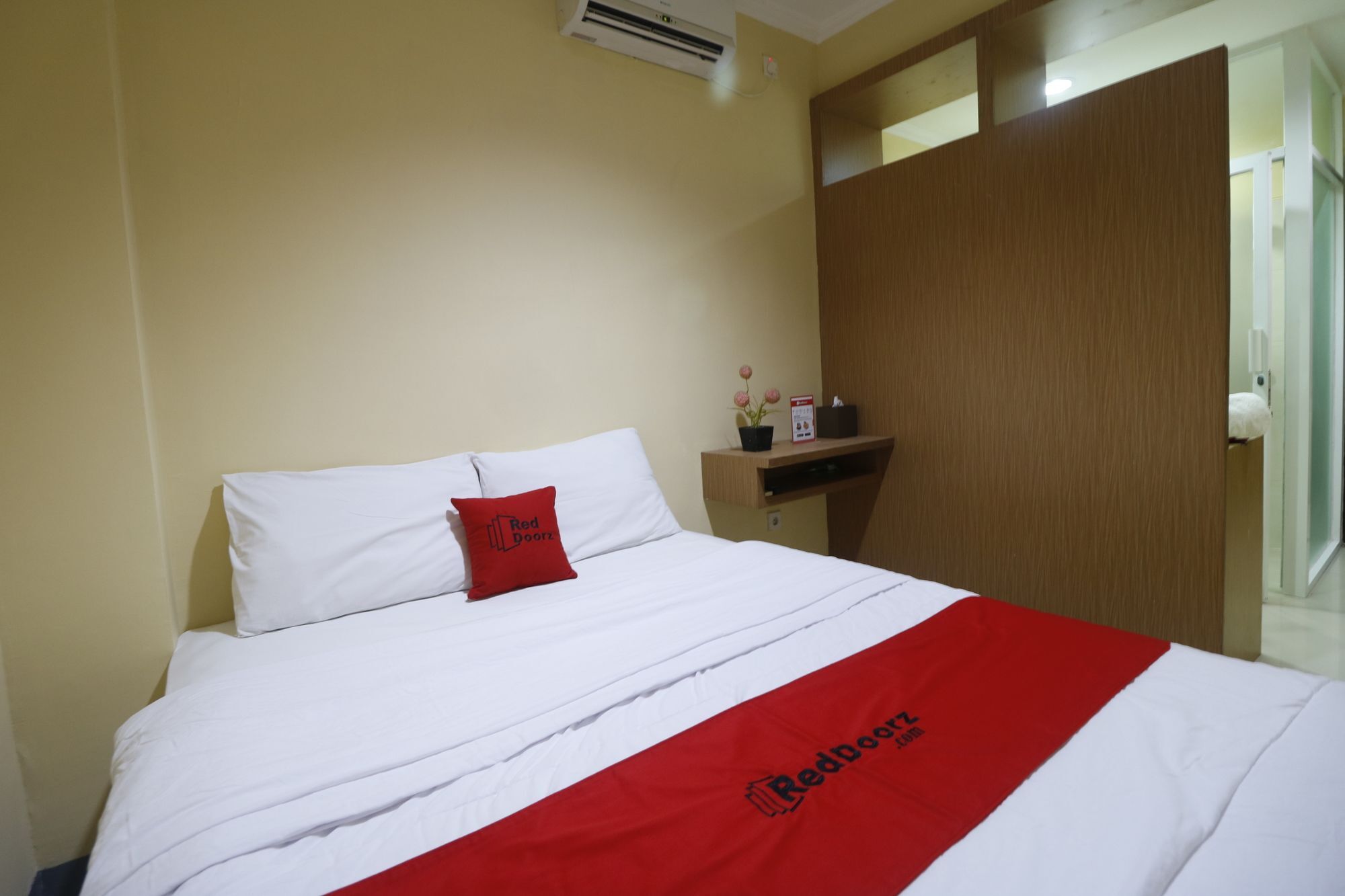 Reddoorz Near Itc Cempaka Mas Hotel Jakarta Buitenkant foto